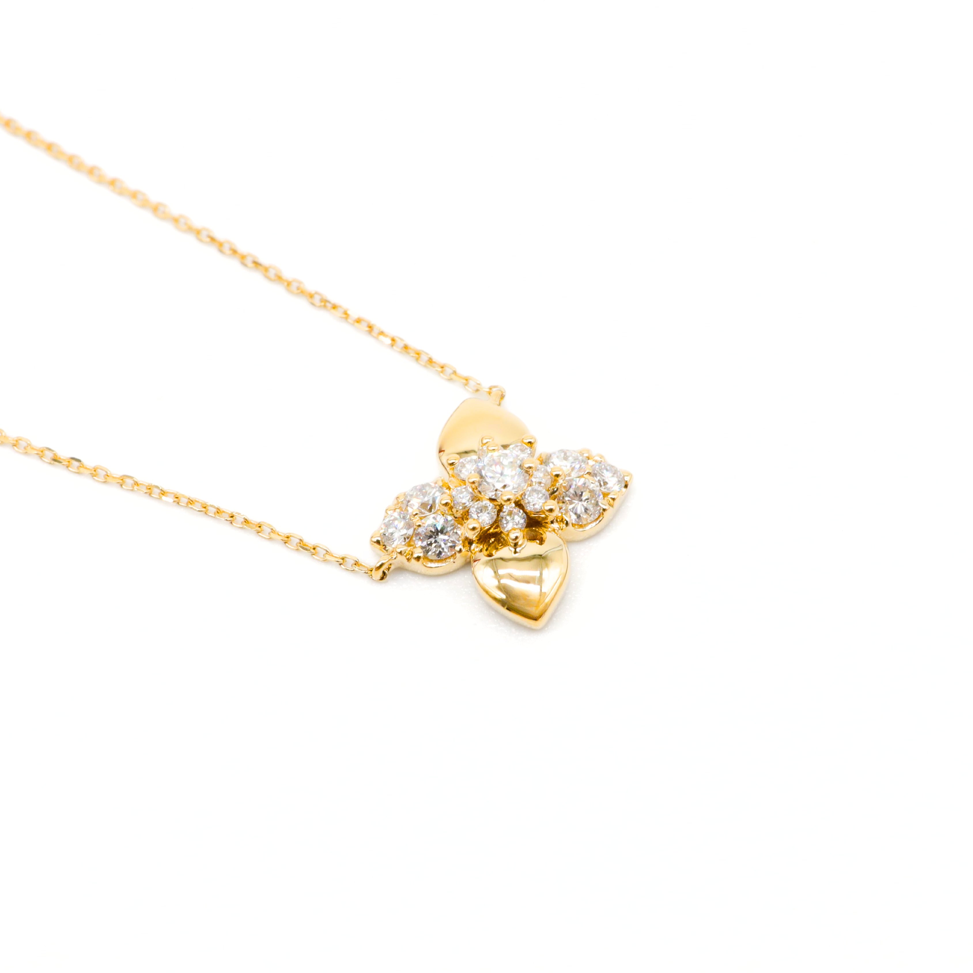 Lab-Diamonds Clover Petal Necklace