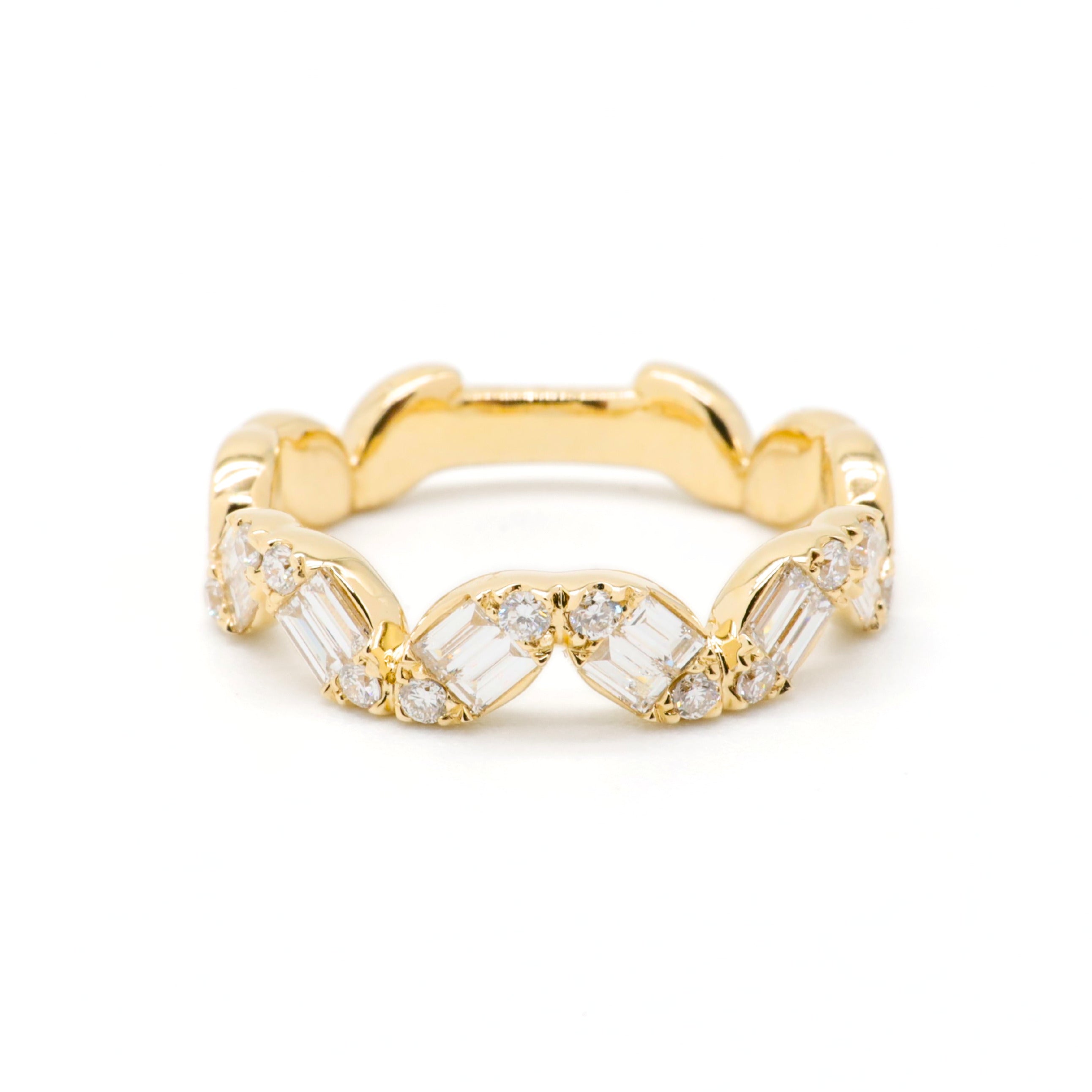 Elegant Lab-Grown Diamond Baguette Curve Ring